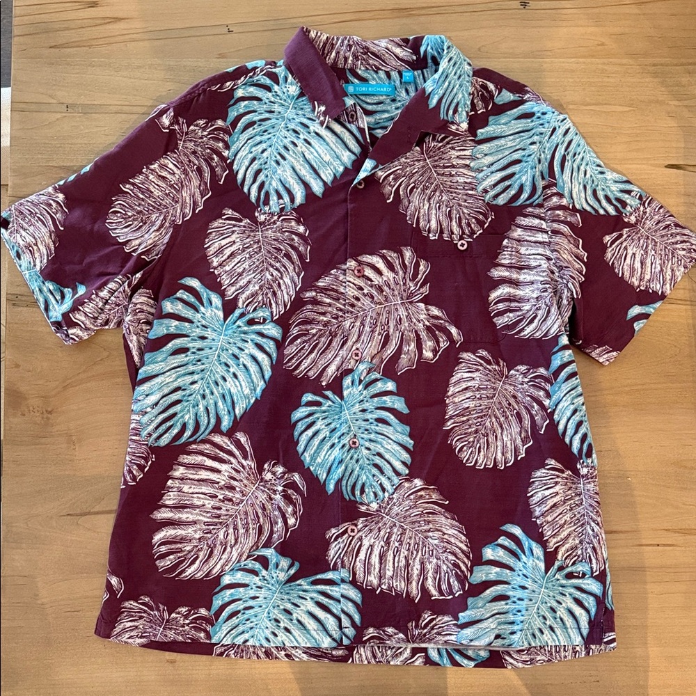 Tori Richard Burgundy Short Sleeve Button-Down with Teal & Cream Tropical Leaves
